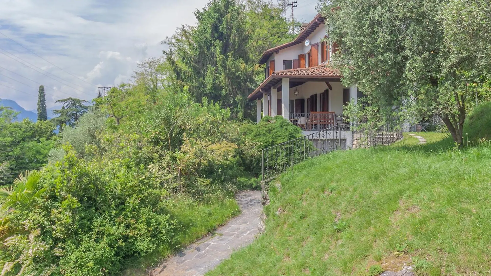 Villa Bianca Lierna Varenna 0*,  Italy